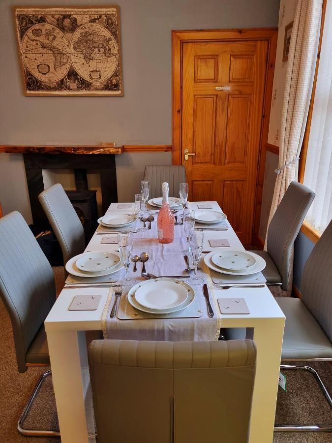 Inverness City 3 Bedroom House Free Parking Buitenkant foto