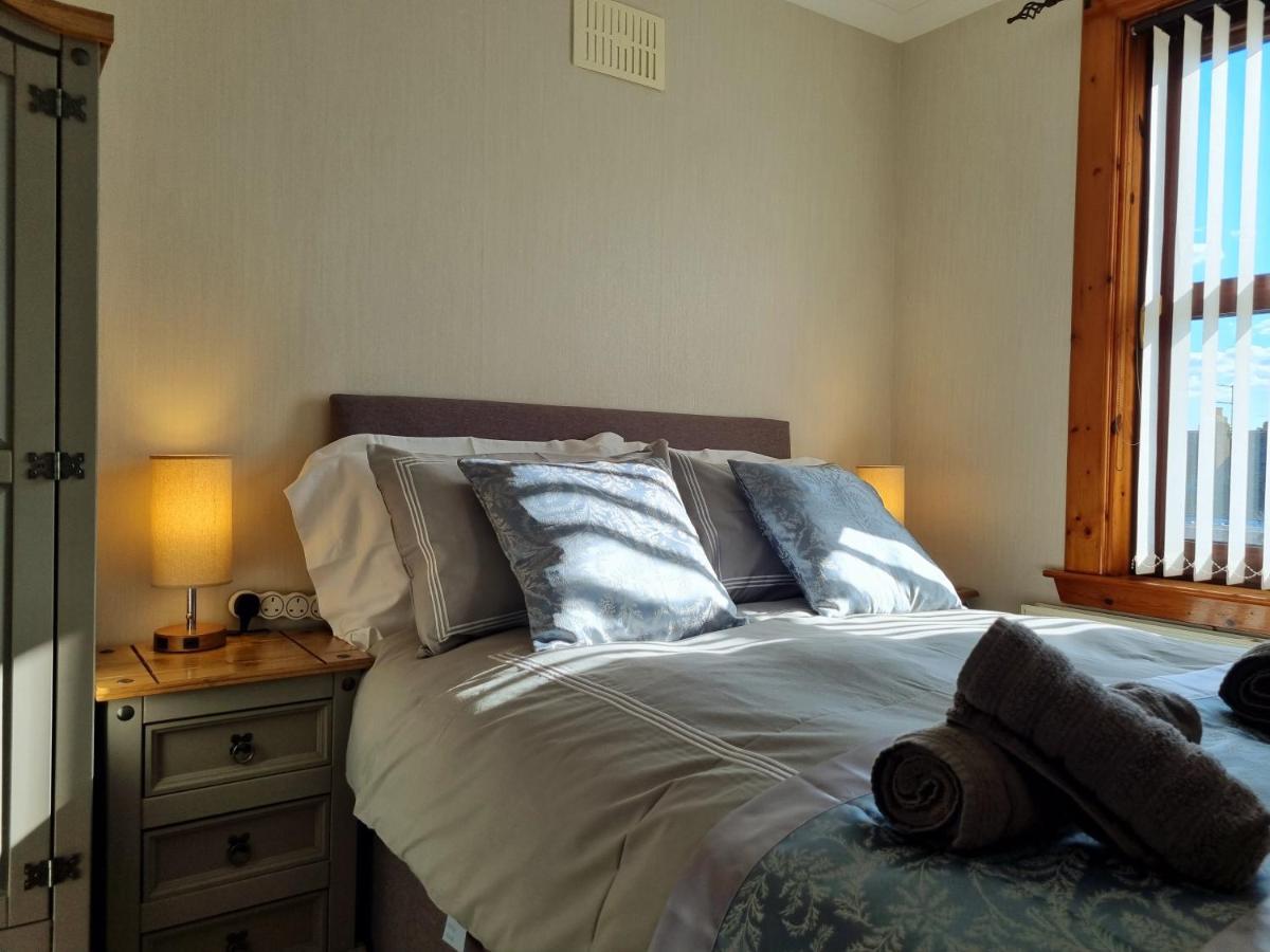 Inverness City 3 Bedroom House Free Parking Buitenkant foto