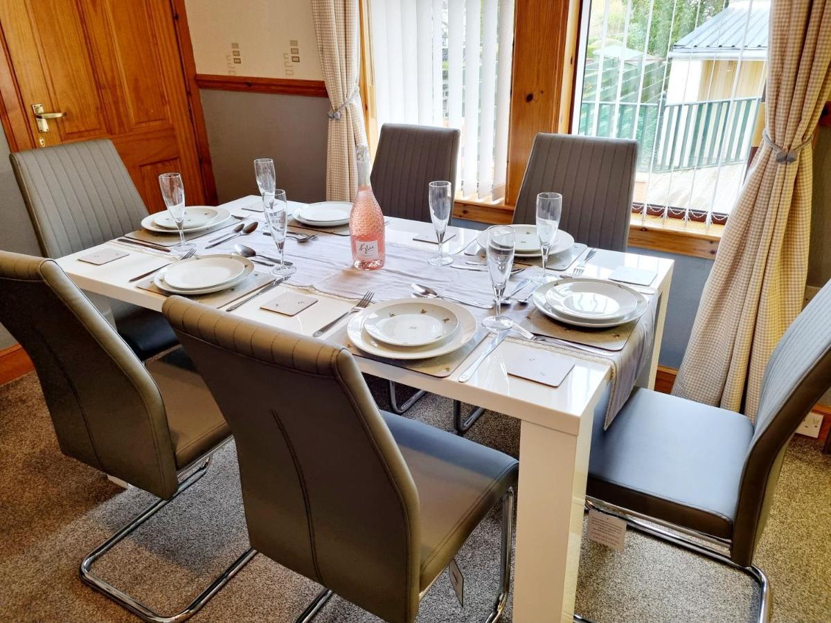 Inverness City 3 Bedroom House Free Parking Buitenkant foto