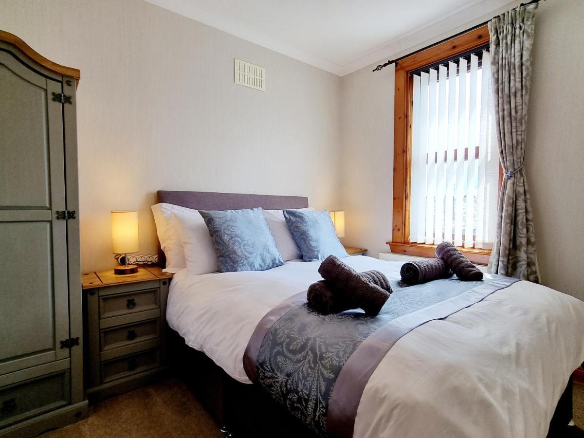 Inverness City 3 Bedroom House Free Parking Buitenkant foto